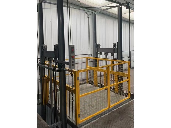 导轨式升降平台