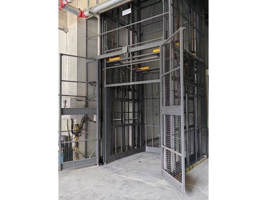 导轨式升降平台