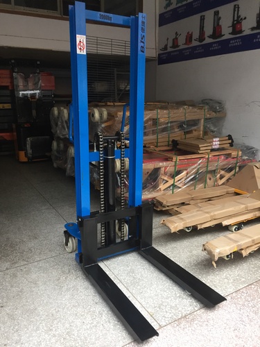 2吨工字钢手动堆高车