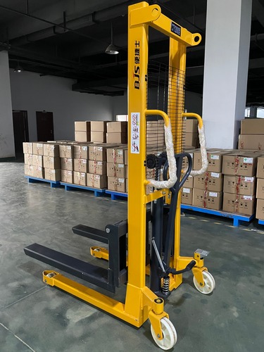 2吨C形钢手动堆高车